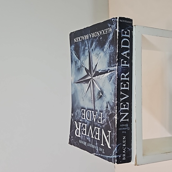 The Darkest Minds Never Fade BRACKEN First Hyperion Paperback edition 2014 - Picture 5 of 17